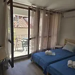 House Semesterbostad